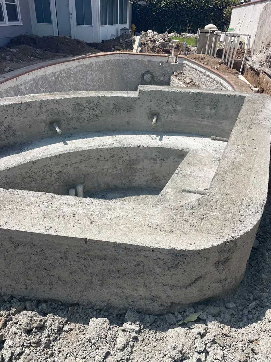 Curved end of the shotcrete shell before tile and coping